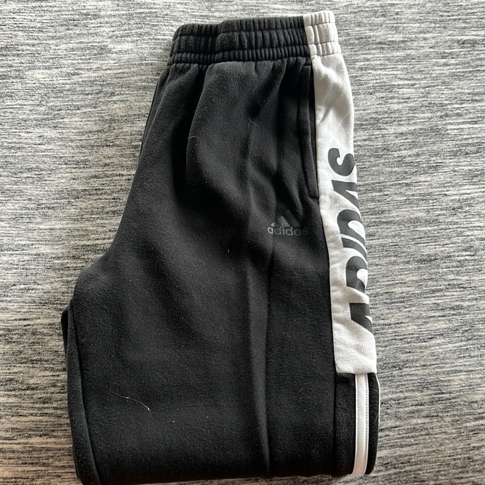 don’t like anymore. size XL, brand Adidas, only worn a couple times.